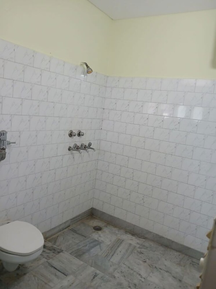 Bathroom, sector 36 2 Bedroom 1020 Sq.Ft. Builder Floor In Sector 36 Chandigarh 9917980