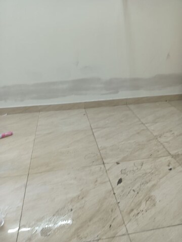 Room in 2 BHK Apartment at Gaur Yamuna City, Gaur Yamuna City – for Rent