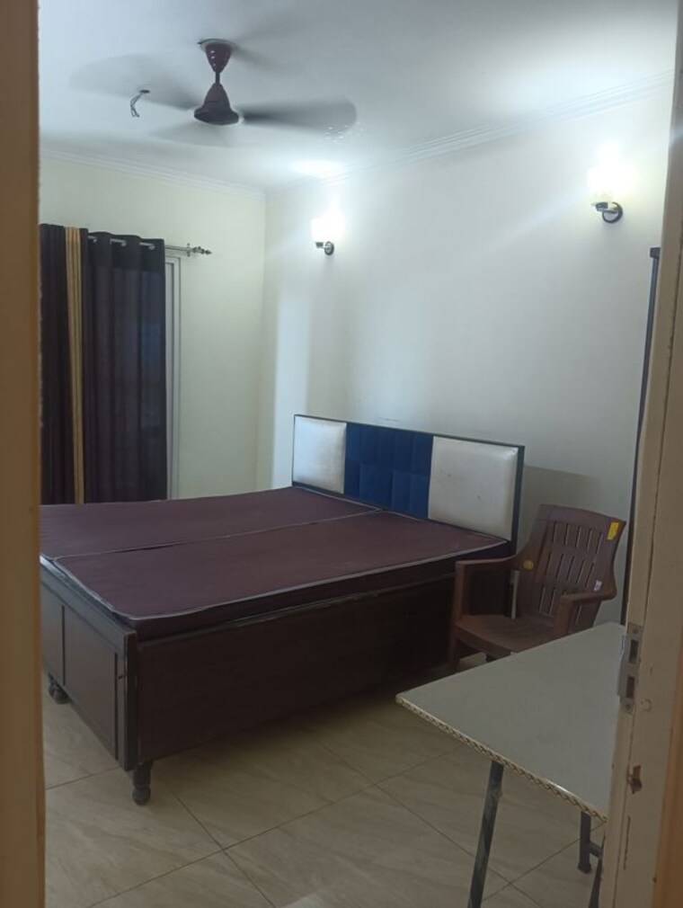 Bedroom, gaur-yamuna-city 2 Bedroom 1000 Sq.Ft. Apartment In Gaur Yamuna City Greater Noida 9918157