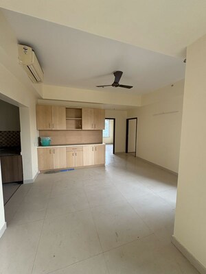 Room in 4 BHK Apartment at Adani M2K Oyster Grande, Sector 102a – for Rent