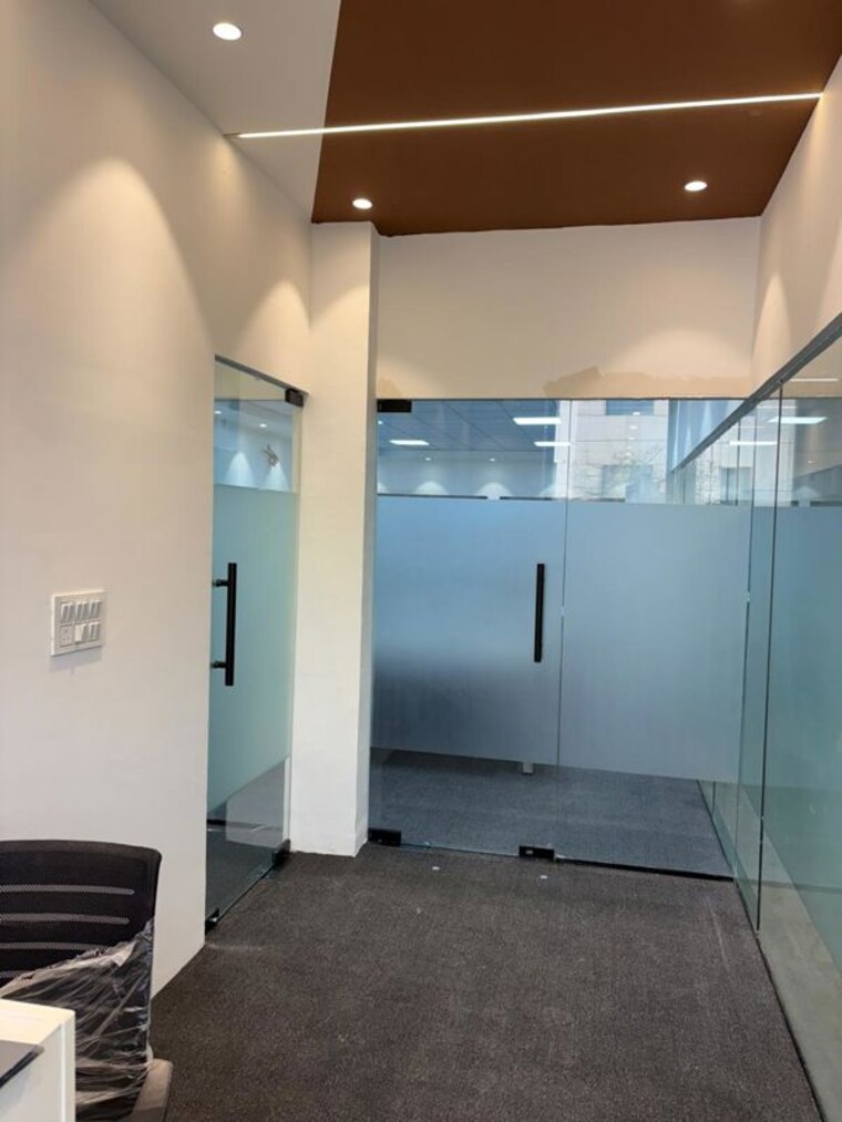 Team Area, sector 63 Commercial Office Space in IT/SEZ 700 Sq.Ft. In Sector 63 Noida 9918221