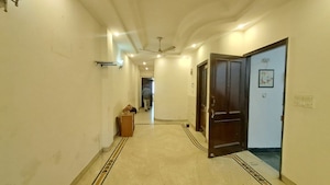 Living Room in 6+ BHK Villa at DLF Pink Town House, Dlf City Phase 3 – for Sale