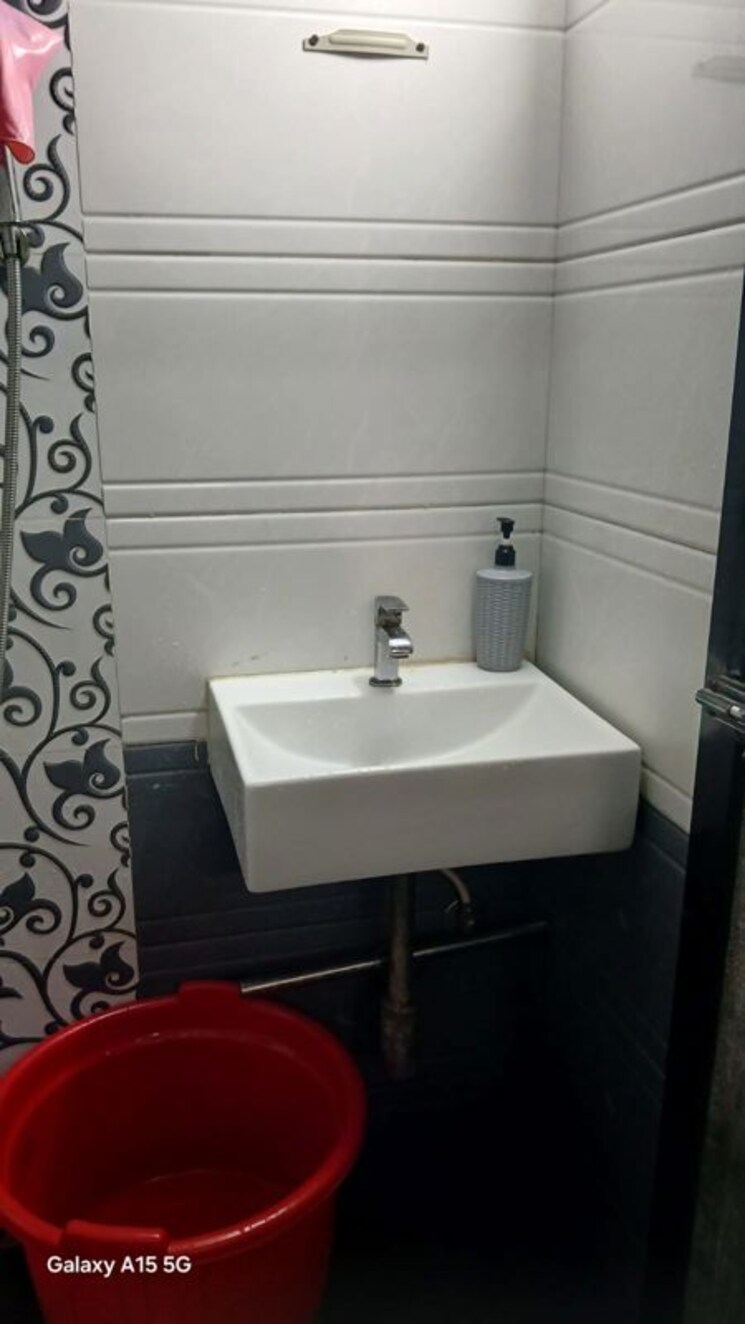 Bathroom, metro-millennium 2 Bedroom 728 Sq.Ft. Apartment In Malad West Mumbai 9918336