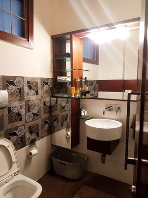 Master Bedroom in 3 BHK Builder Floor at Kalkaji – for Rent