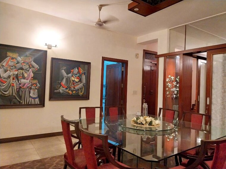 Gym, kalkaji 3 Bedroom 1400 Sq.Ft. Builder Floor In Kalkaji Delhi 9918374