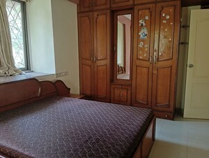 2 BHK Apartment For Rent in Vastu Tower, Malad West