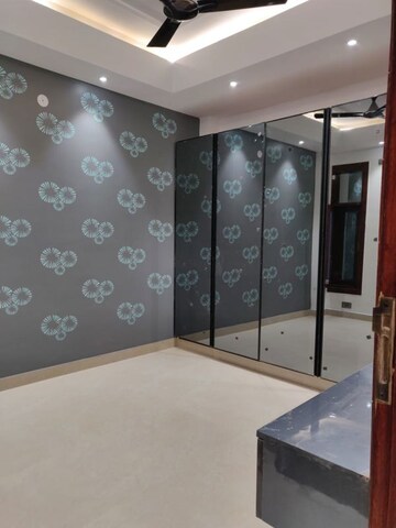 Room in 3 BHK Apartment at Madhapur – for Sale