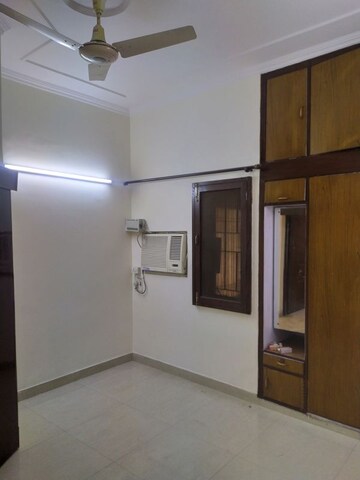 Master Bedroom in 2 BHK Builder Floor at Kalkaji – for Rent