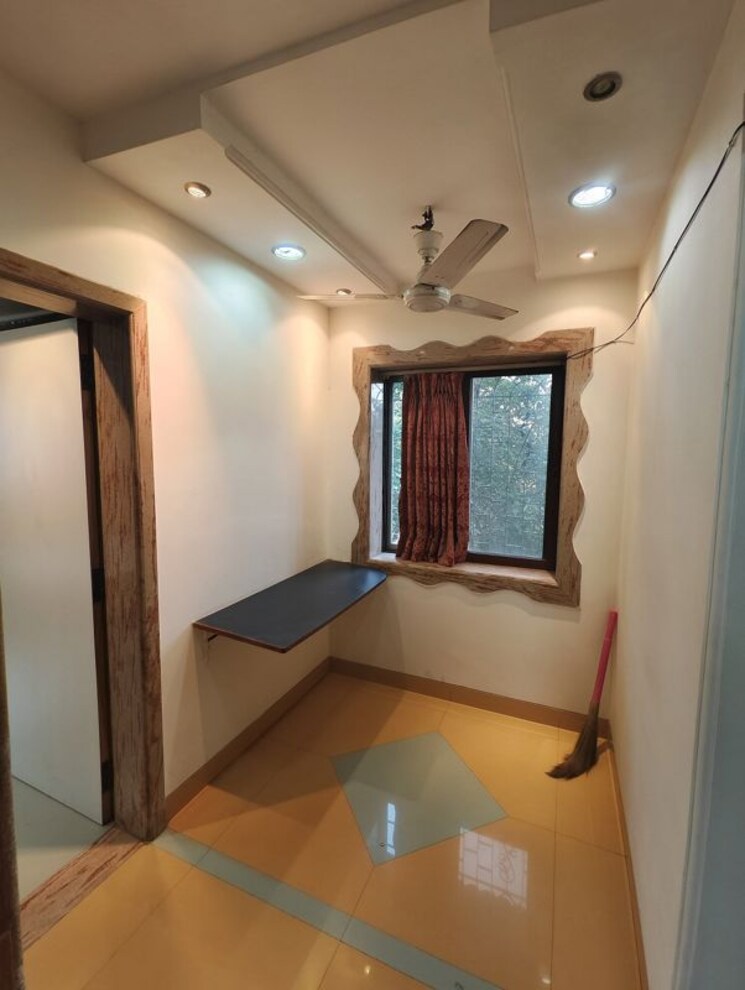 Room, bandra west 2 Bedroom 700 Sq.Ft. Apartment In Bandra West Mumbai 9918397