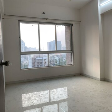 Room in 3 BHK Apartment at Borivali West – for Rent