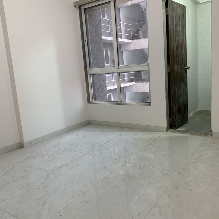 Room, borivali west 3 Bedroom 880 Sq.Ft. Apartment In Borivali West Mumbai 9918437