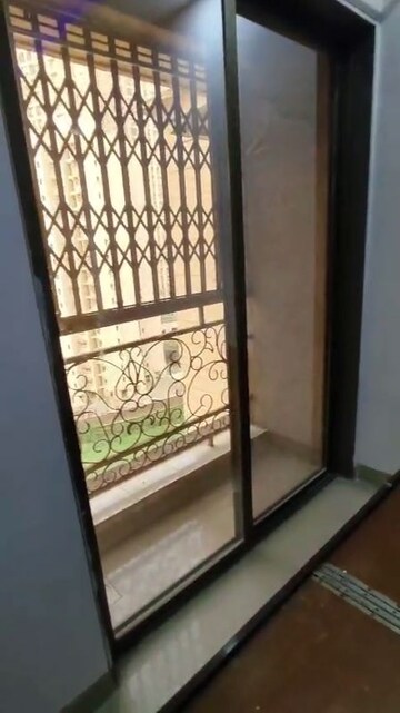 Room in 2 BHK Apartment at Madhav Palacia, Ghodbunder Road – for Rent
