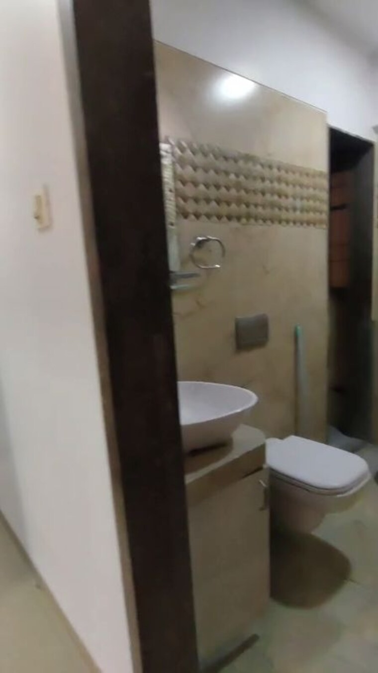 Bathroom, madhav-palacia 2 Bedroom 727 Sq.Ft. Apartment In Ghodbunder Road Thane 9918446