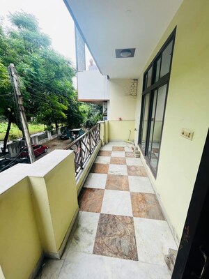 Balcony in 2 BHK Builder Floor at Sector 38 – for Rent