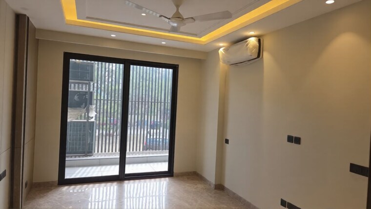 Room, dlf cyber city 4 Bedroom 300 Sq.Yd. Builder Floor In Dlf Cyber City Gurgaon 9889223