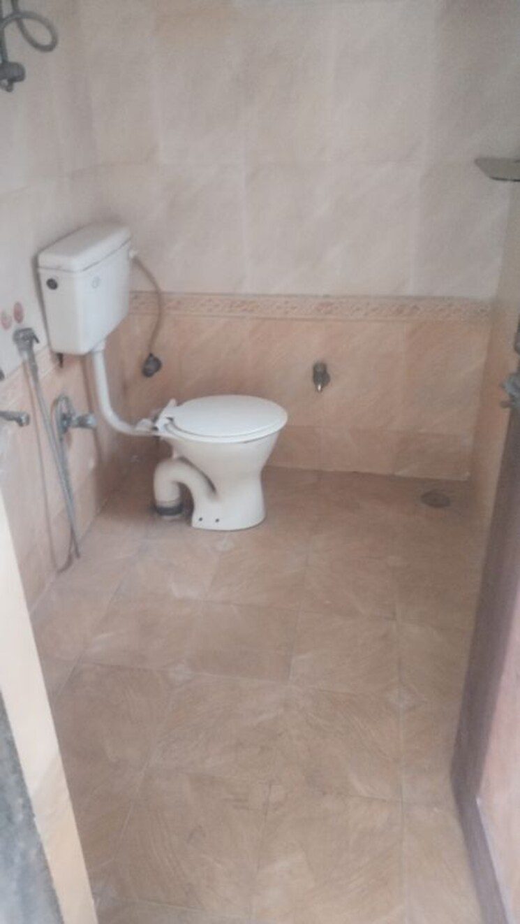 Bathroom, happy-home-chs 3 Bedroom 2000 Sq.Ft. Apartment In Kharghar Navi Mumbai 9918455