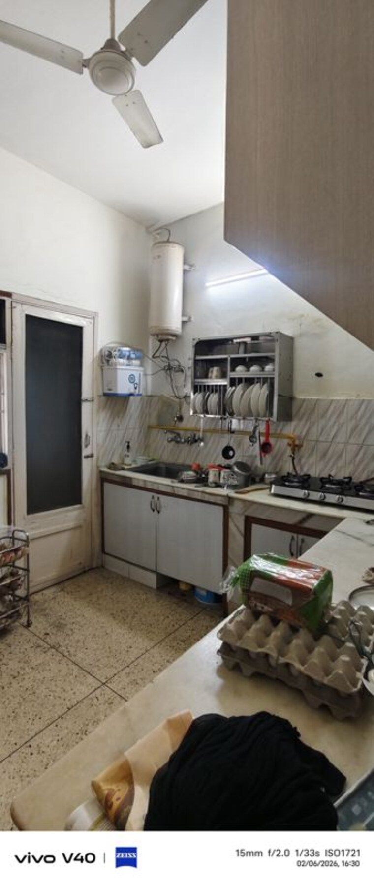 Team Area, defence colony 2.5 Bedroom 325 Sq.Yd. Apartment In Defence Colony Delhi 9918459