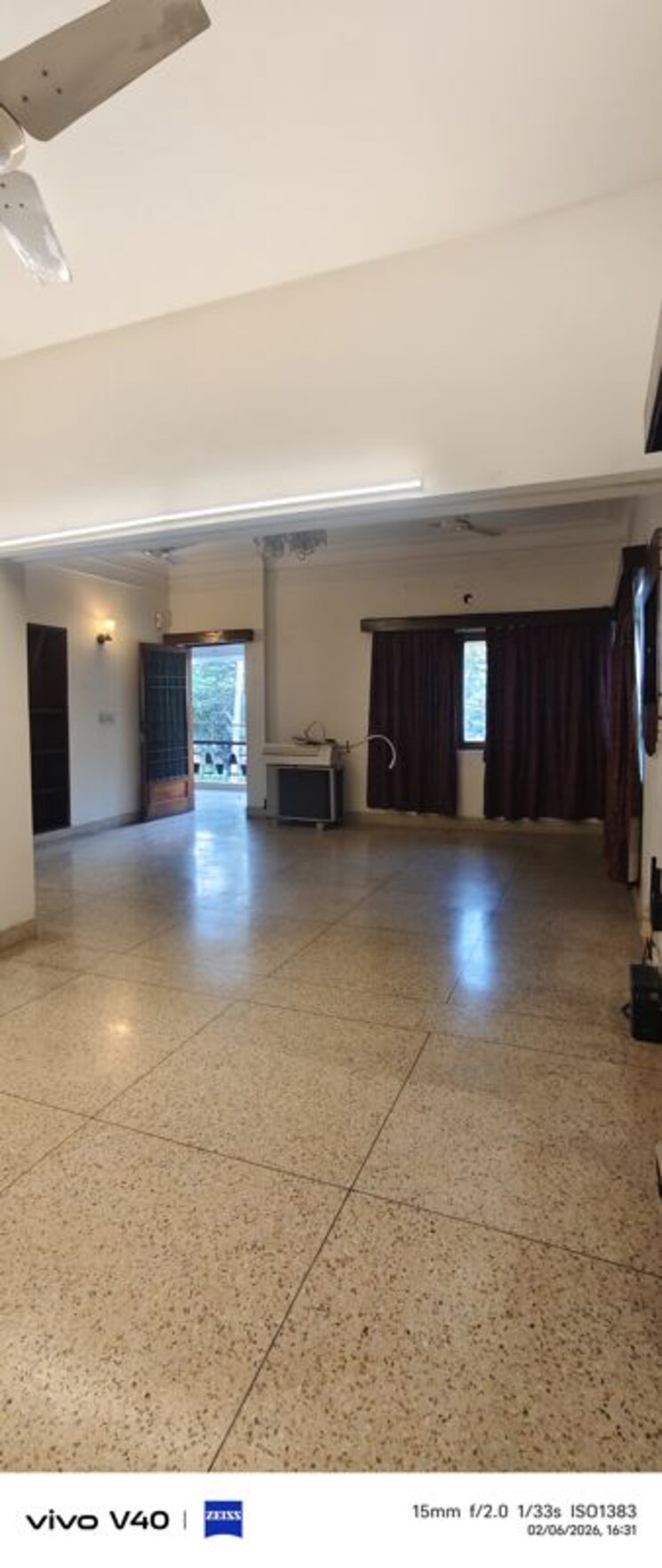 Living Room, defence colony 2.5 Bedroom 325 Sq.Yd. Apartment In Defence Colony Delhi 9918459
