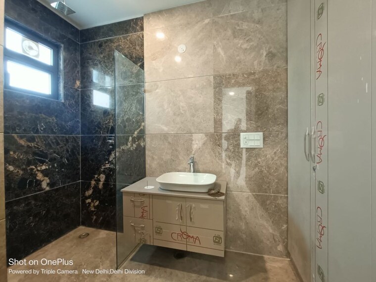 Attached Bathroom, kalkaji 3 Bedroom 2000 Sq.Ft. Builder Floor In Kalkaji Delhi 9918462