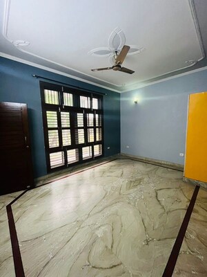 Bedroom in 2 BHK Builder Floor at Sector 51 – for Rent