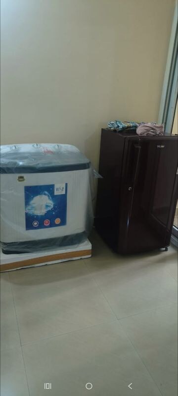 Furnished Amenities in 1 BHK Apartment at Express Zenith, Sector 77 – for Rent