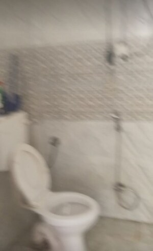 Master Bedroom in 1 BHK Builder Floor at Gomti Nagar – for Rent