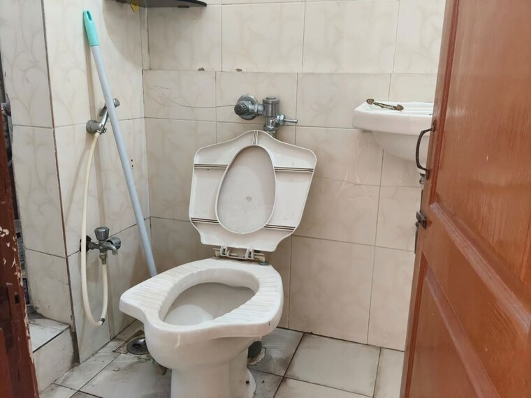 Bathroom, srishti-panch-srishti 2 Bedroom 915 Sq.Ft. Apartment In Powai Mumbai 9918464