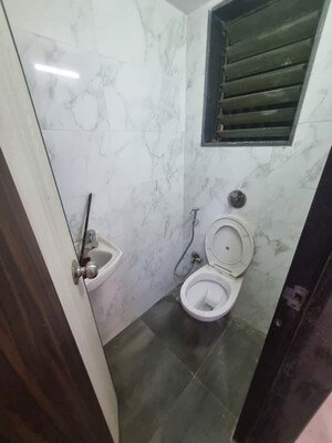 Bathroom in 1 BHK Apartment at Anand CHS Matunga, Matunga East – for Rent