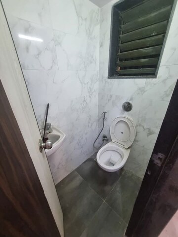 Bathroom in 1 BHK Apartment at Anand CHS Matunga, Matunga East – for Rent