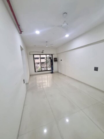 Bedroom in 2 BHK Apartment at Ishan CHS Matunga, Matunga East – for Rent