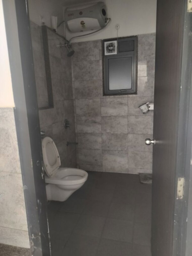 Bathroom, amanora-future-towers 1.5 Bedroom 750 Sq.Ft. Apartment In Hadapsar Pune 9800958