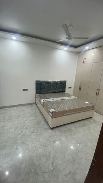 Bedroom in 1 BHK Builder Floor at Sector 52 – for Rent