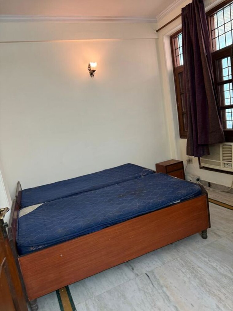 Bedroom, sector 51 4 Bedroom 3000 Sq.Ft. Independent House In Sector 51 Noida 9918520