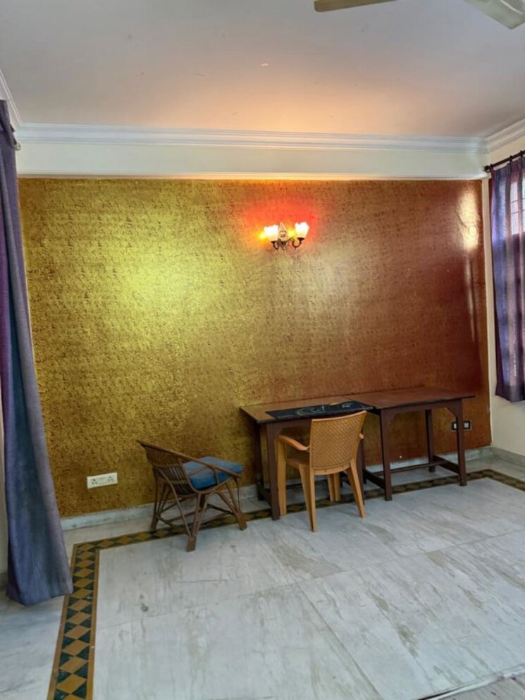 Bedroom, sector 51 4 Bedroom 3000 Sq.Ft. Independent House In Sector 51 Noida 9918520