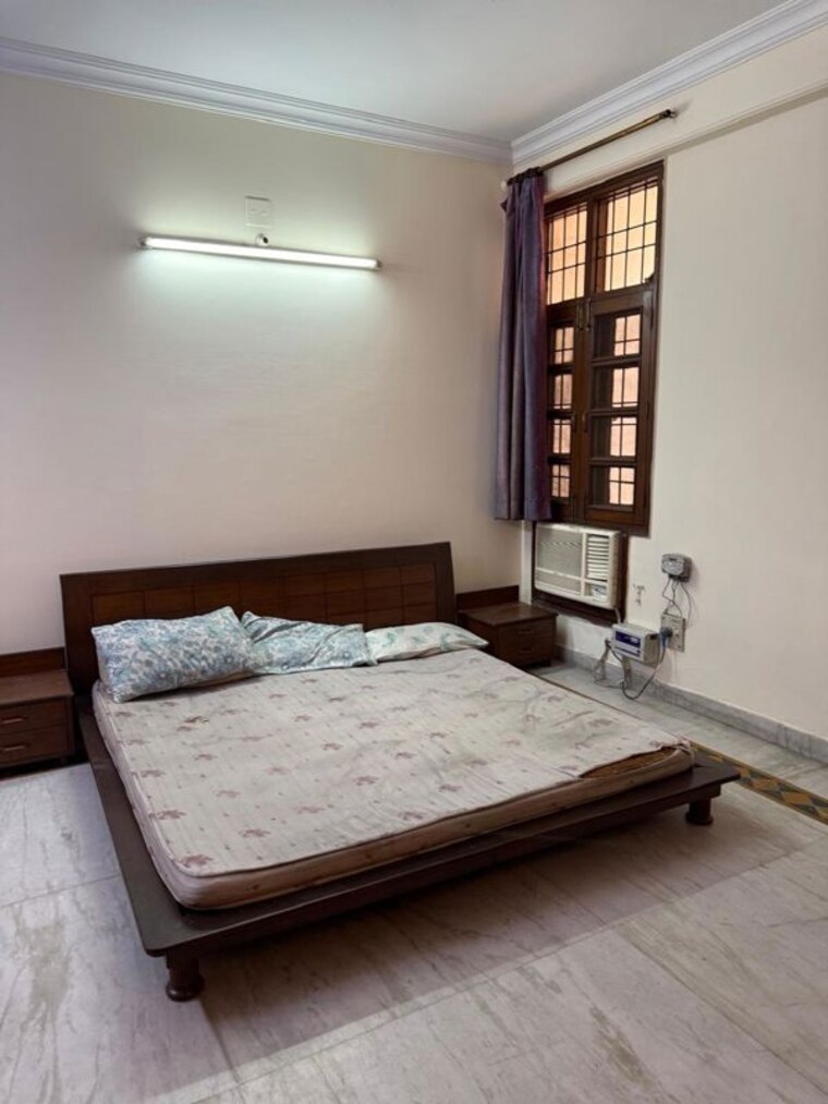 Bedroom, sector 51 4 Bedroom 3000 Sq.Ft. Independent House In Sector 51 Noida 9918520