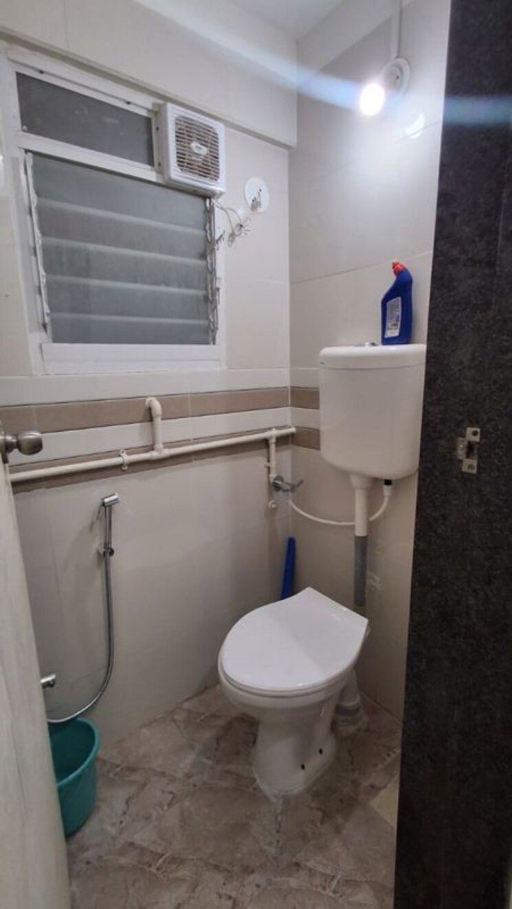 Bathroom, kalyani nagar 1 Bedroom 630 Sq.Ft. Apartment In Kalyani Nagar Pune 9918522