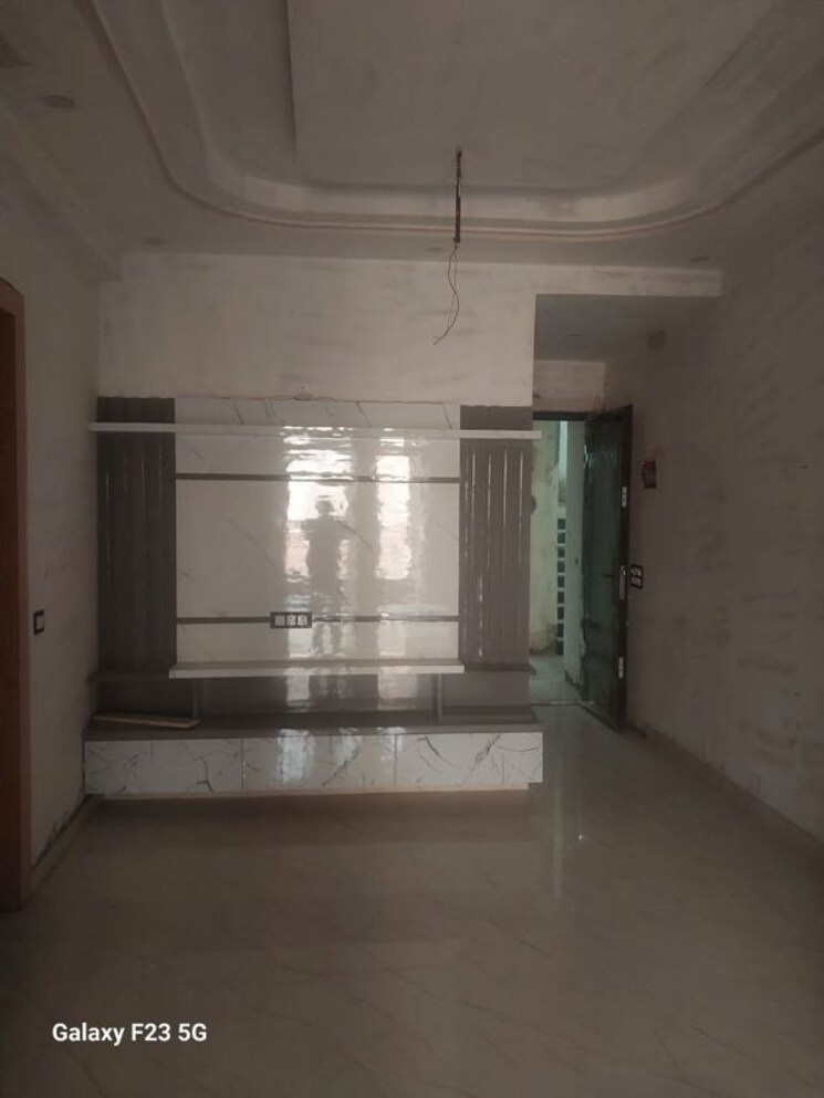 Living Room, rzone-homes 2 Bedroom 1050 Sq.Ft. Builder Floor In Sector 73 Noida 9918542