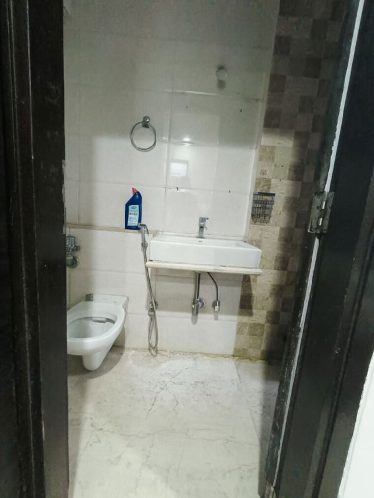 Bathroom, ap-panchavati-b 2 Bedroom 1020 Sq.Ft. Apartment In Powai Mumbai 9918543