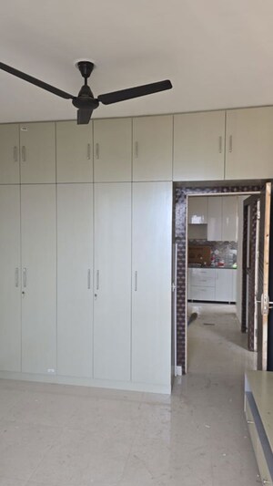 Room in 3 BHK Apartment at Ireo The Corridors, Sector 67a – for Rent