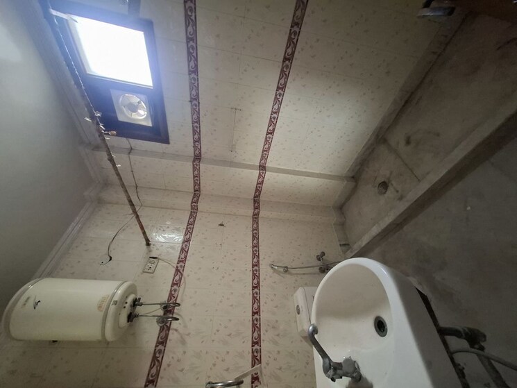 Bathroom, greater kailash i 3 Bedroom 200 Sq.Ft. Builder Floor In Greater Kailash I Delhi 9918574