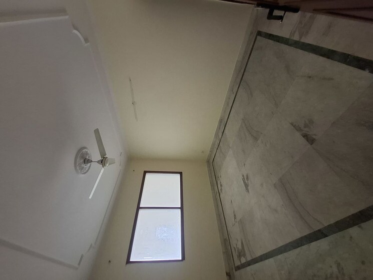 Room, greater kailash i 3 Bedroom 200 Sq.Ft. Builder Floor In Greater Kailash I Delhi 9918574