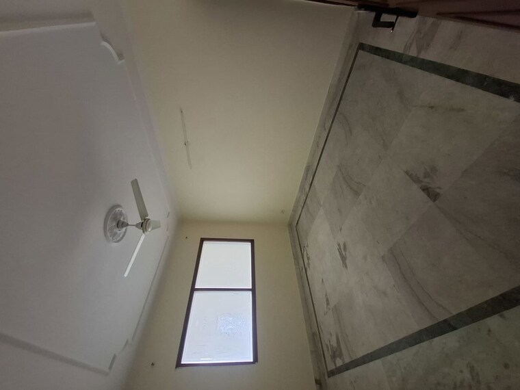 Room, greater kailash i 3 Bedroom 200 Sq.Ft. Builder Floor In Greater Kailash I Delhi 9918574