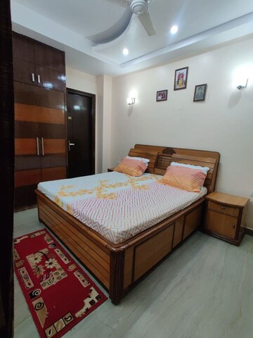 Bedroom in 3 BHK Builder Floor at Sector 47 – for Rent