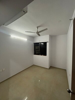 Room in 2 BHK Apartment at Lodha Downtown, Dombivli East – for Rent