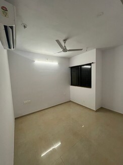 2 BHK Apartment For Rent in Lodha Downtown