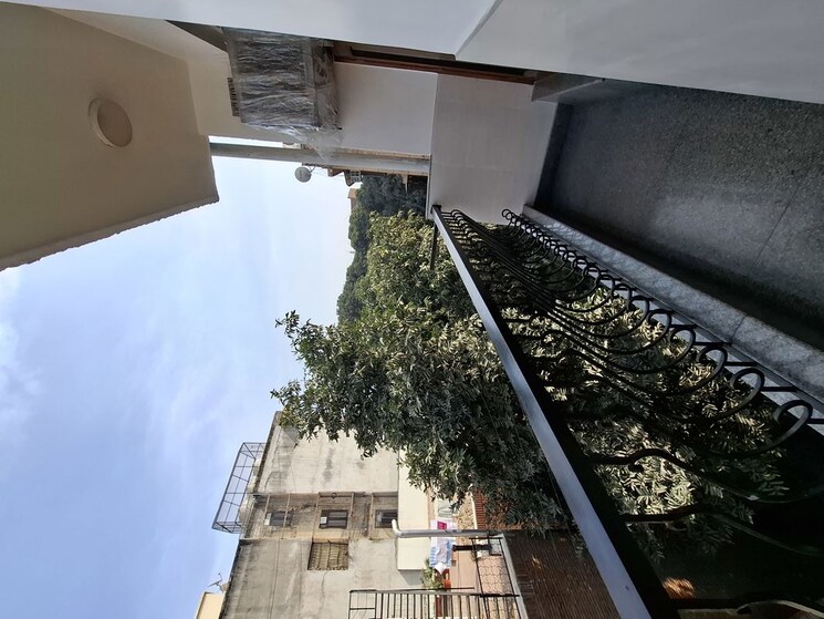 Balcony, nehru enclave 4 Bedroom 1800 Sq.Ft. Builder Floor In Nehru Enclave Delhi 9918592