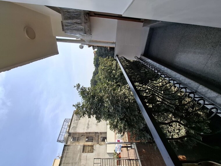 Balcony, nehru enclave 4 Bedroom 1800 Sq.Ft. Builder Floor In Nehru Enclave Delhi 9918592