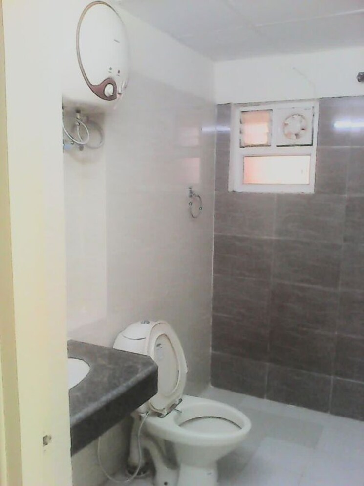 Bathroom, rohtas-plumeria 3 Bedroom 1700 Sq.Ft. Apartment In Gomti Nagar Lucknow 9918609