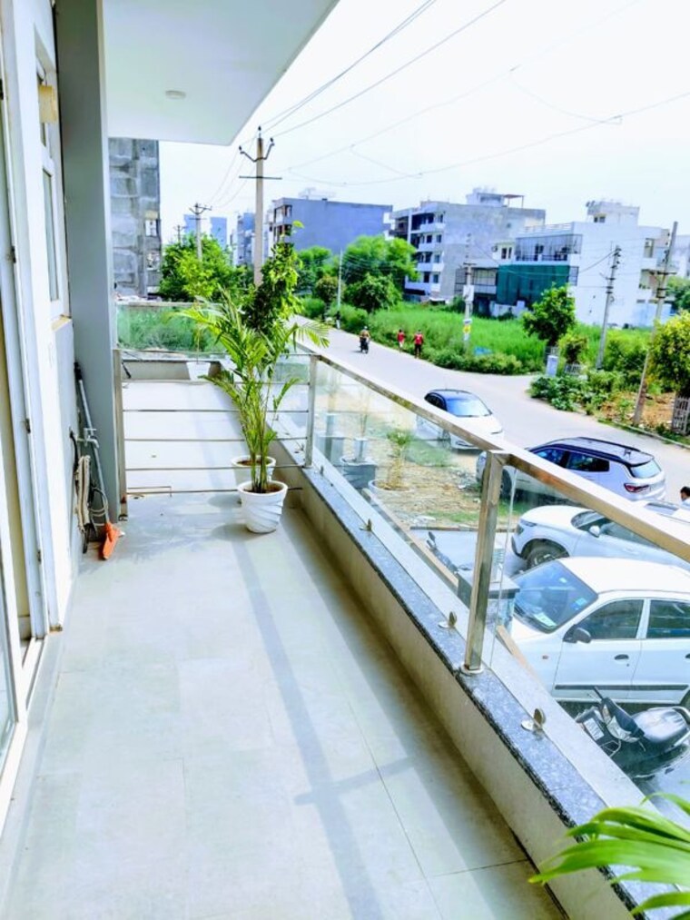 Balcony, sector 41 1 Bedroom 670 Sq.Ft. Builder Floor In Sector 41 Gurgaon 9918642