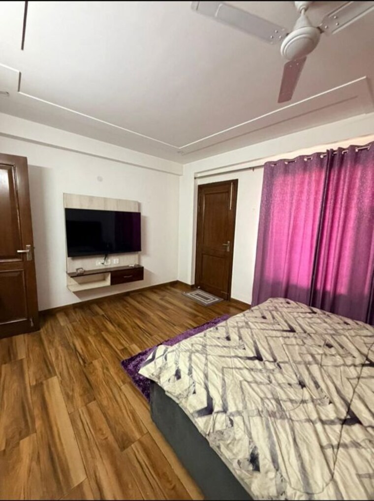 Bedroom, sector 57 3.5 Bedroom 2800 Sq.Ft. Builder Floor In Sector 57 Gurgaon 9918659